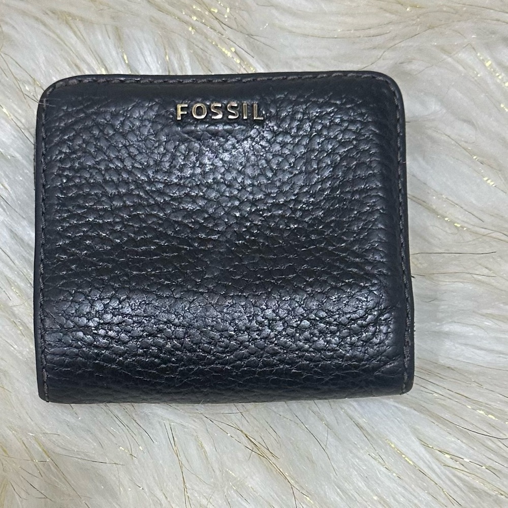 Authentic Fossil Small Wallet/Fossil Leather Wall… - image 1